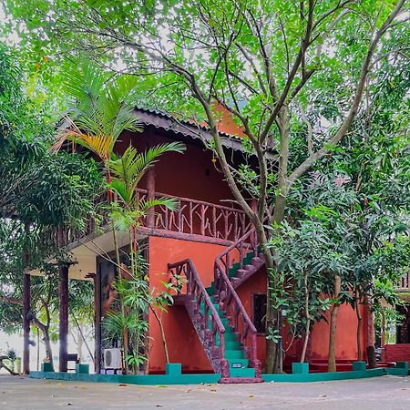 V Cabanas & Yala Safari Place Тіссамахарама Екстер'єр фото