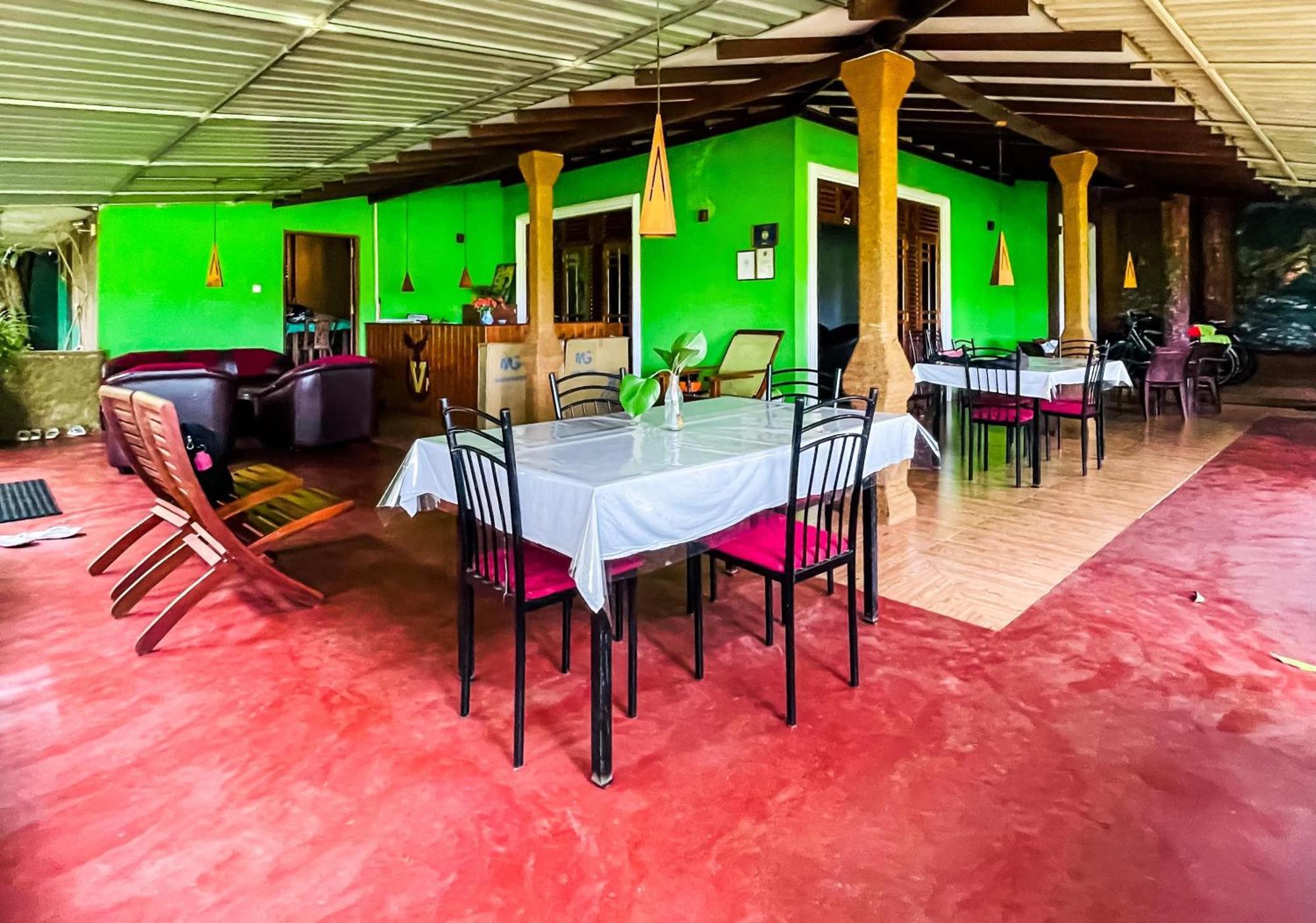 V Cabanas & Yala Safari Place Тіссамахарама Екстер'єр фото