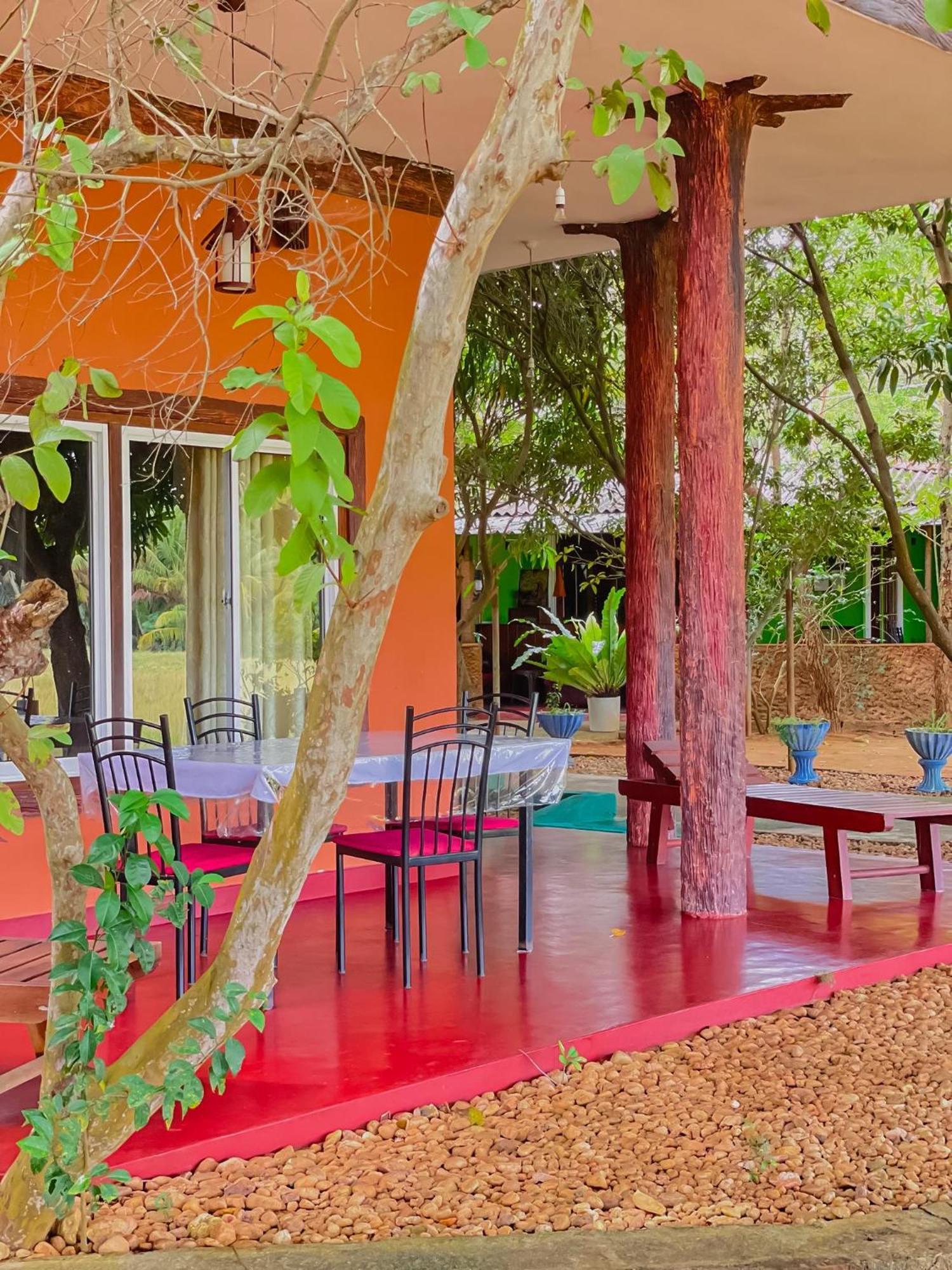 V Cabanas & Yala Safari Place Тіссамахарама Екстер'єр фото
